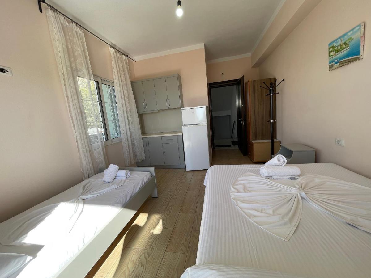 Villa Xhevdet Sarandë 外观 照片