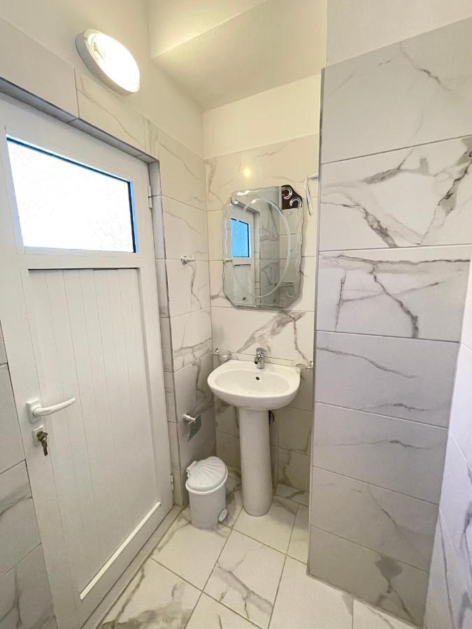 Villa Xhevdet Sarandë 外观 照片