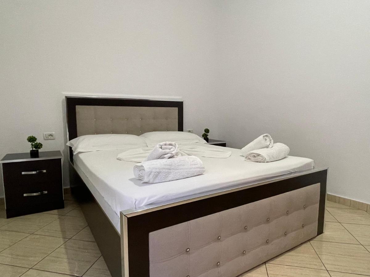 Villa Xhevdet Sarandë 外观 照片