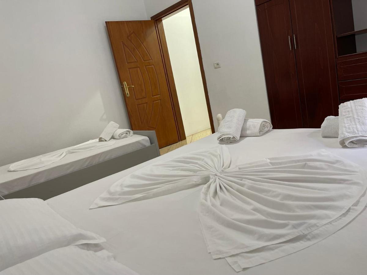 Villa Xhevdet Sarandë 外观 照片