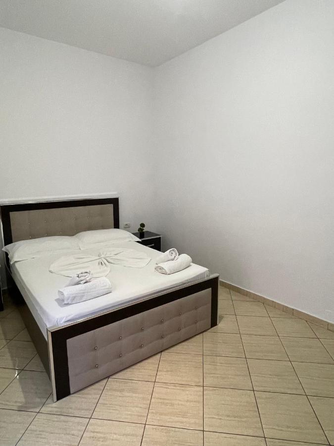 Villa Xhevdet Sarandë 外观 照片