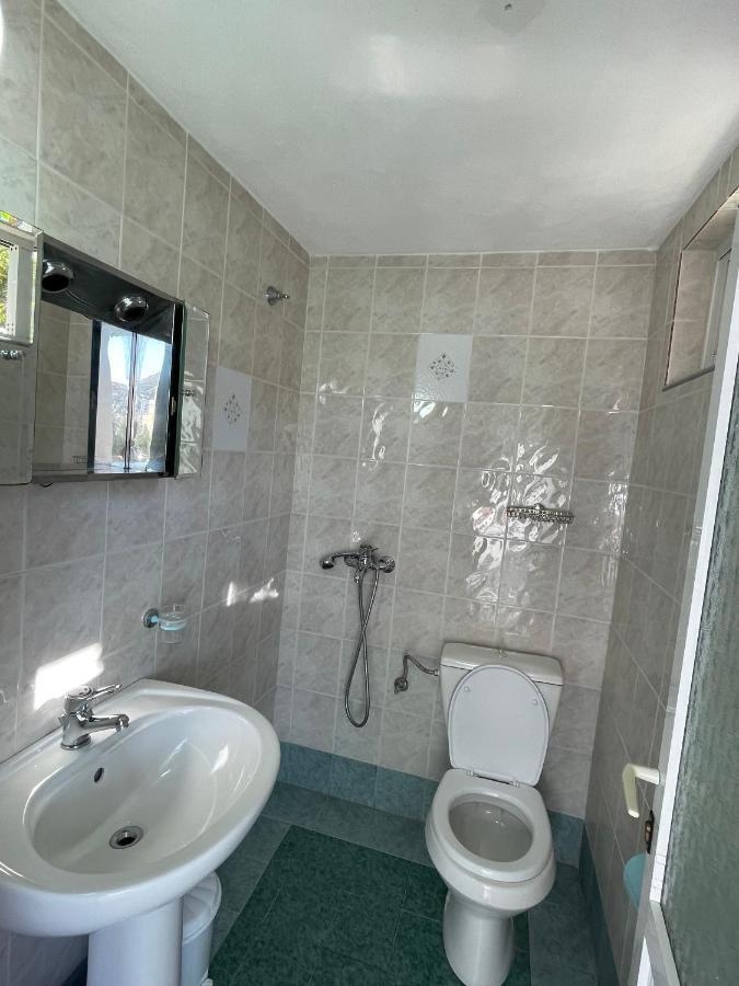 Villa Xhevdet Sarandë 外观 照片